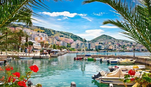 Explora Journey II ile İyon Güzelliği ve Santorini Gemi Turu