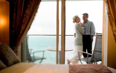 Celebrity Equinox - Sunset Verandalı Kabin (SV)