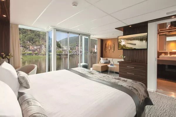 Amadeus Queen - 3 Kat Balkonlu Suit Kabin