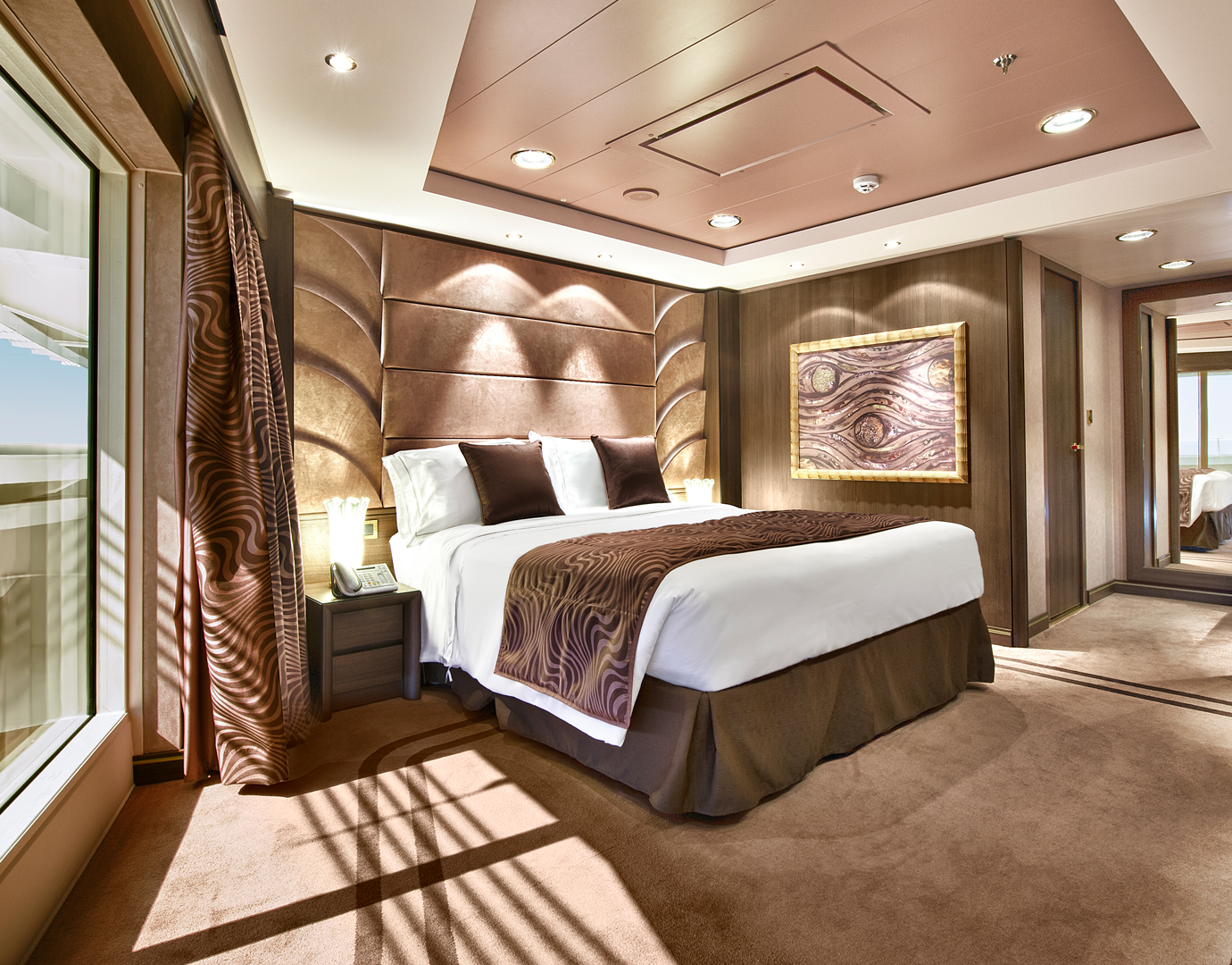 MSC Divina - MSC Yacht Club Executive Family Suite Kabin Kat 12 (YC2)