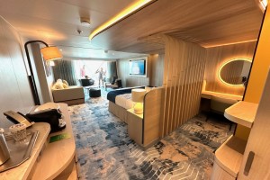 Icon of the Seas - Panoramic Ocean View Stateroom (L5)